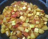 Une image de l'étape 2 de Pomme de terre sauté, courgette tomate et mozza.