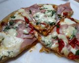 Foto del paso 3 de la receta: Pizza de jamón y morrón sin gluten
