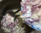A picture of step 2 of Turai Ki Sabzi.