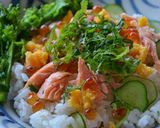 A picture of step 7 of Simple ☆ Salmon, Salted Salmon Roe, and Broccolini Chirashizushi.
