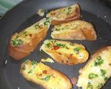 গার্লিক বাটার টোস্ট (Garlic Butter Toast recipe in Bengali) রেসিপির ধাপ 5 ছবি