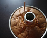 A picture of step 4 of My Way to Remove a Chiffon Cake From the Pan.