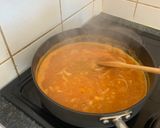 A picture of step 2 of Seafood Chilli Marrow Pasta.