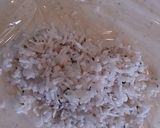 A picture of step 4 of Jaja Bantal (Indonesian Dessert).