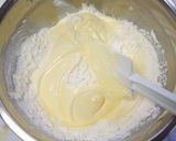 A picture of step 5 of Fluffy Swiss Rolls.
