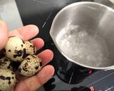 Foto del paso 4 de la receta: Huevos de codorniz con guisantes
