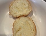 Hình bước làm 3 của món Hamburger Xúc Xích Phô Mai