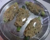 A picture of step 6 of Tsukune-style Chicken Patties with Asparagus.
