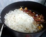 A picture of step 3 of Hong Kong Beef Noodle.