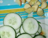 A picture of step 1 of Cucumber Apple Smoothie.