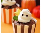 A picture of step 12 of Turn Your Cupakes Into Little Ghosts for Halloween.