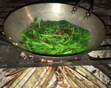 Hình bước làm 2 của món Rau muống, mùng tới, rau rền đỏ luộc