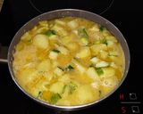 A picture of step 4 of Spanish Potato and Zucchini Omelette.