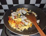 Foto langkah ke 3 dari resep Nasi Goreng Bakso simpel.