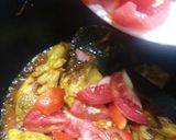 A picture of step 4 of Chicken alo.