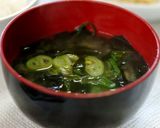 A picture of step 3 of Microwaved Miso Soup with Plenty of Wakame Seaweed.