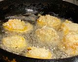 A picture of step 2 of Deep-Fry Scallops.