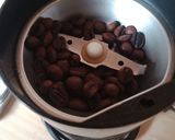 Foto langkah ke 1 dari resep Kopi hitam pandan.