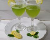 A picture of step 3 of Spanish Margarita.