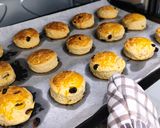 Gambar langkah 5 resipi Scone Mudah.