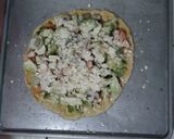 Foto langkah ke 5 dari resep 11. Pizza tempe brokoli jamur.