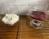 Erdei gyümölcsös pohárkrém recept fázis 5 fotója