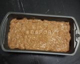 Foto langkah ke 10 dari resep Swirl Banana Cake Tanpa Mixer.