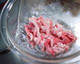 A picture of step 1 of Chinese Cabbage and Pork Stir-Fry with Miso and Mayonnaise.