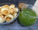 A picture of step 3 of Panipuri.
