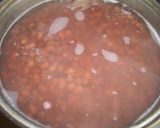 A picture of step 3 of Tsubushi-An (Sweet simmered azuki beans).