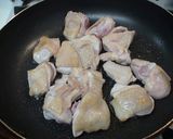 A picture of step 2 of Chinese-style Sweet & Spicy Simmered Daikon Radish and Chicken.
