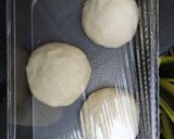 Hình bước làm 2 của món Pizza cá hồi xúc xích thịt xông khói