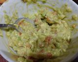 Foto del paso 2 de la receta: Huevos rellenos de guacamole