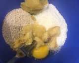 Foto del paso 1 de la receta: Torta invertida de banana saludable (light) húmeda, rica, con avena y coco