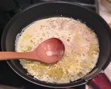 A picture of step 7 of Restaurant-style Crab Cream Pasta with Canned Crabmeat.
