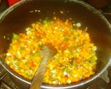 Foto del paso 4 de la receta: Chow fan de pollo (arroz con verduras salteadas)