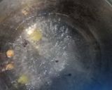 Foto langkah ke 1 dari resep Teh Susu Rempah.