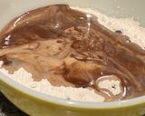 Foto langkah ke 4 dari resep Chocolate Chips Syrup Cake.