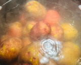 A picture of step 1 of Red Mashed Potatoes.