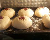 Foto langkah ke 4 dari resep Roti Manis Meises.