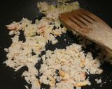 A picture of step 1 of Pasta with crab.