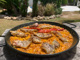 Paella de conejo de la montaña