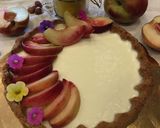 Foto del passaggio 7 della ricetta Crostata con gelee alle pesche e panna cotta