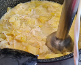 Foto del paso 5 de la receta: Solomillo de cerdo en salsa de calabacín, puerros y queso