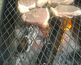 A picture of step 4 of Pink pepper berry steak.