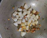 A picture of step 3 of Lasooni Aloo Palak !!.