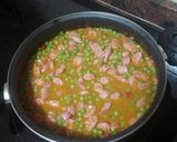 Foto del paso 5 de la receta: Rehogado de arvejas con salchichas frescas y arroz blanco
