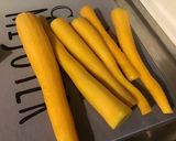 Une image de l'étape 1 de Carottes bicolores sucrées salées à l'ananas, menthe et jus de prunes.