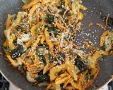 Foto del passaggio 3 della ricetta Gyoza gemellati vegani
