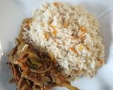 A picture of step 2 of Carrot and onion rice with pepper chicken.